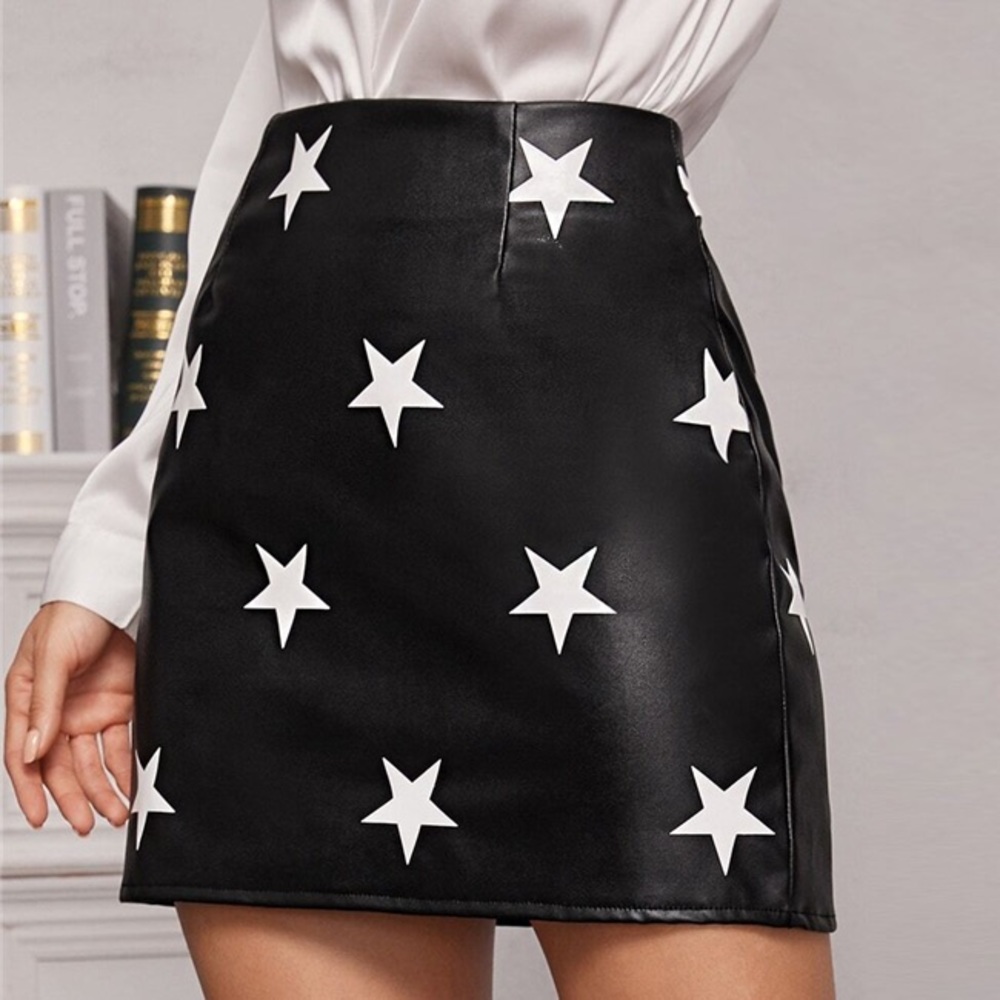 NASTU GAL | FAUX LEATHER STAR PATTERN MINI SKIRT T